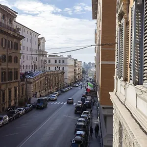 Apollo Colosseo Affittacamere Roma